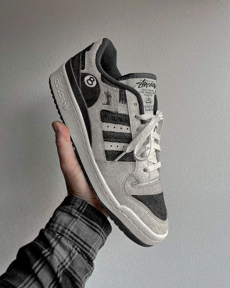 adidas Sneaker